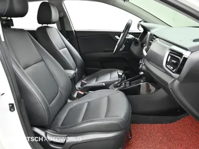 Kia Stonic 2018, 95975 км, за 6892.48 USD - фото 10