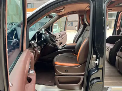 Mercedes-Benz V-Class 2020, 164000 км, за 24984.8 USD