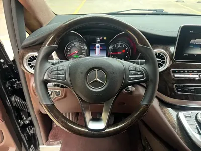 Mercedes-Benz V-Class 2020, 164000 км, за 24984.8 USD - фото 14