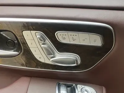 Mercedes-Benz V-Class 2020, 164000 км, за 24984.8 USD - фото 18