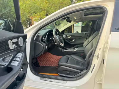 Mercedes-Benz C-Class 2022, 52000 км, за 21956.8 USD