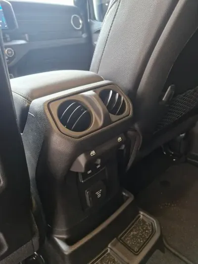 Jeep Wrangler 2024, 11300 км, за 38400.95 USD - фото 18