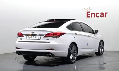 Hyundai i40 2012, 156730 км, за 3275.57 USD