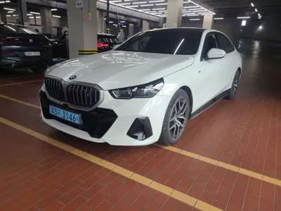 BMW i5 · 2024 год