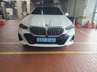BMW i5 2024, 42100 км, за 41279.32 USD