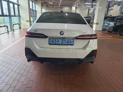 BMW i5 2024, 42100 км, за 41279.32 USD