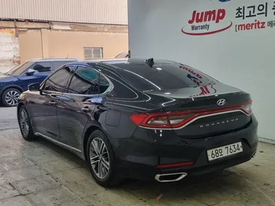 Hyundai Grandeur 2018, 201651 км, за 4558.97 USD