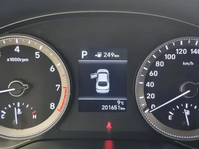 Hyundai Grandeur 2018, 201651 км, за 4558.97 USD