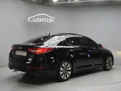 Kia K5 2011, 91376 км, за 2925.31 USD
