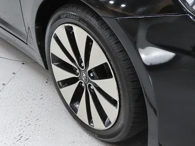 Kia K5 2011, 91376 км, за 2925.31 USD