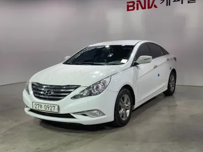 Hyundai Sonata 2013, 233108 км, за 2148.86 USD