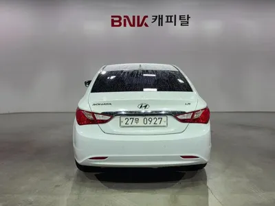 Hyundai Sonata 2013, 233108 км, за 2148.86 USD