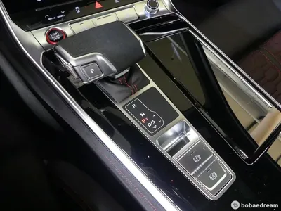 Audi RS6 2025, 8600 км, за 94419.45 USD - фото 6