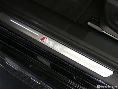 Audi RS6 2025, 8600 км, за 94419.45 USD - фото 13