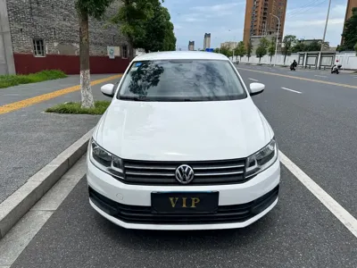 Volkswagen Santana 2018, 58000 км, за 3785.54 USD