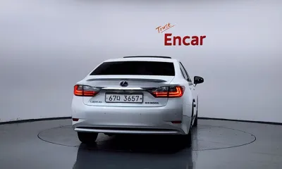 Lexus ES 2017, 68593 км, за 17551.84 USD
