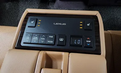 Lexus ES 2017, 68593 км, за 17551.84 USD - фото 32