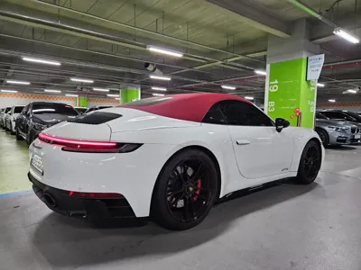 Porsche 911 2022, 15000 км, за 124933.99 USD