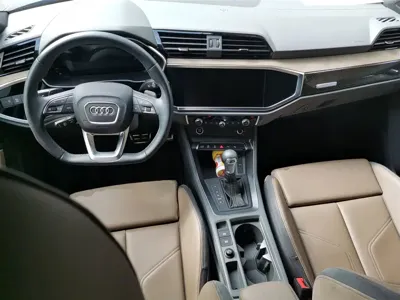 Audi Q3 2023, 24000 км, за 18495.82 USD
