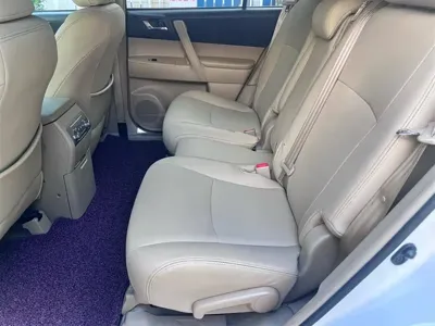Toyota Highlander 2013, 140000 км, за 6453.6 USD