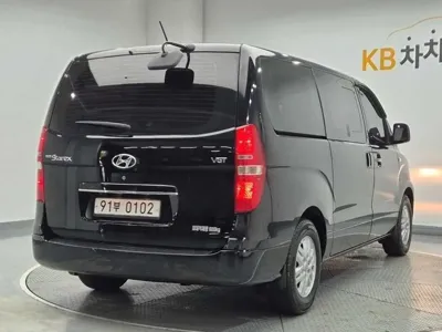 Hyundai Starex 2019, 130357 км, за 7680.19 USD