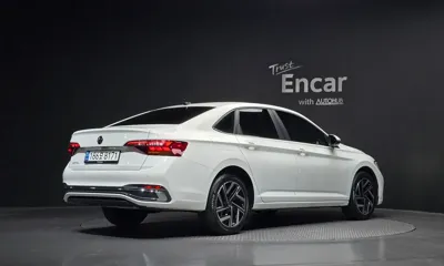 Volkswagen Jetta 2024, 5390 км, за 19404.82 USD