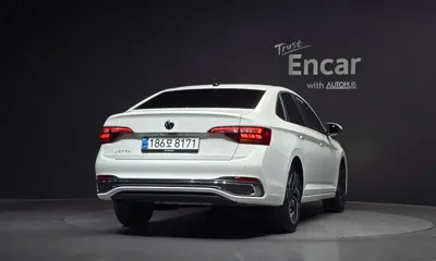 Volkswagen Jetta 2024, 5390 км, за 19404.82 USD