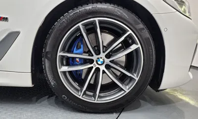 BMW 5-Series 2022, 52996 км, за 25496.67 USD