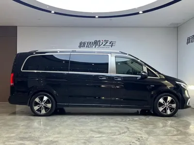 Mercedes-Benz V-Class 2022, 57000 км, за 39132.73 USD