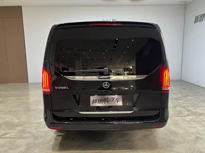 Mercedes-Benz V-Class 2022, 57000 км, за 39132.73 USD - фото 8