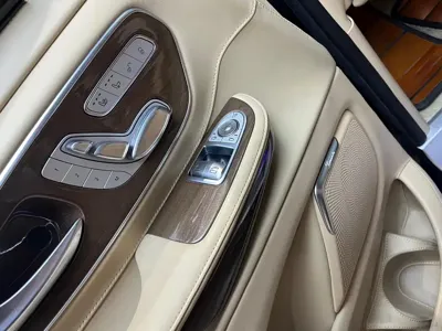 Mercedes-Benz V-Class 2022, 57000 км, за 39132.73 USD - фото 12