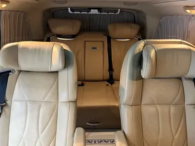 Mercedes-Benz V-Class 2022, 57000 км, за 39132.73 USD - фото 13