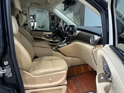 Mercedes-Benz V-Class 2022, 57000 км, за 39132.73 USD - фото 15