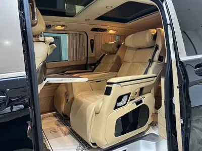 Mercedes-Benz V-Class 2022, 57000 км, за 39132.73 USD - фото 16