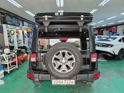 Jeep Wrangler 2017, 79300 км, за 17067.09 USD