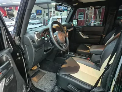 Jeep Wrangler 2017, 79300 км, за 16930.38 USD - фото 9