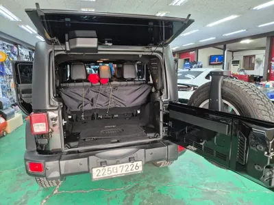 Jeep Wrangler 2017, 79300 км, за 16930.38 USD - фото 12
