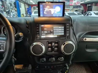 Jeep Wrangler 2017, 79300 км, за 16930.38 USD - фото 13