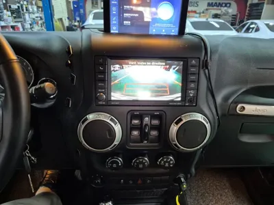 Jeep Wrangler 2017, 79300 км, за 16930.38 USD - фото 14
