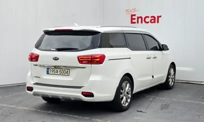 Kia Canival 2020, 96349 км, за 10733.81 USD