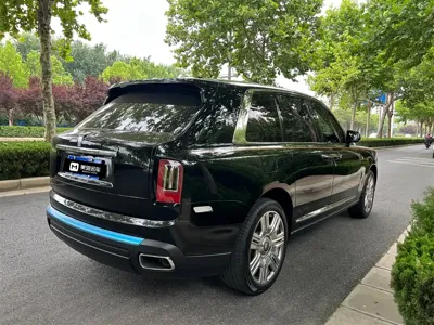Rolls-Royce Cullinan 2025, 7100 км, за 806341.04 USD