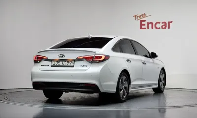 Hyundai Sonata 2016, 177057 км, за 6494.18 USD