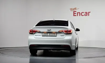 Hyundai Sonata 2016, 177057 км, за 6494.18 USD