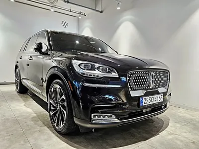 Lincoln Aviator · 2023 год