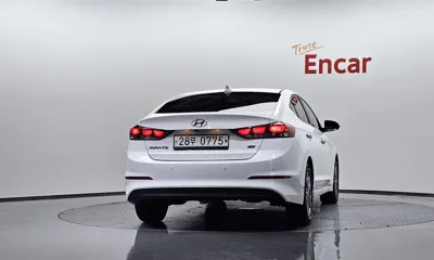 Hyundai Avante 2017, 118346 км, за 6251.22 USD