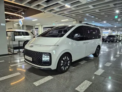 Hyundai Staria 2022, 199000 км, за 14835.24 USD