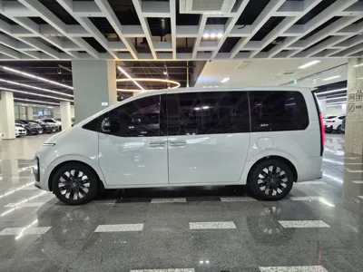 Hyundai Staria 2022, 199000 км, за 14835.24 USD