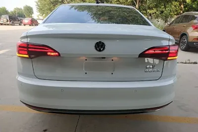 Volkswagen Bora 2021, 52000 км, за 10226 USD