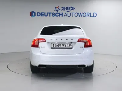 Volvo S60 2015, 161936 км, за 3648.21 USD