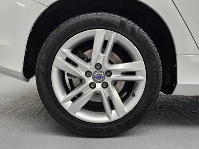 Volvo S60 2015, 161936 км, за 3648.21 USD